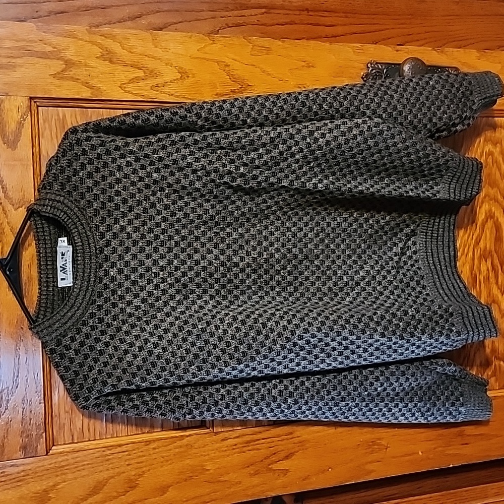 Lavane sweater